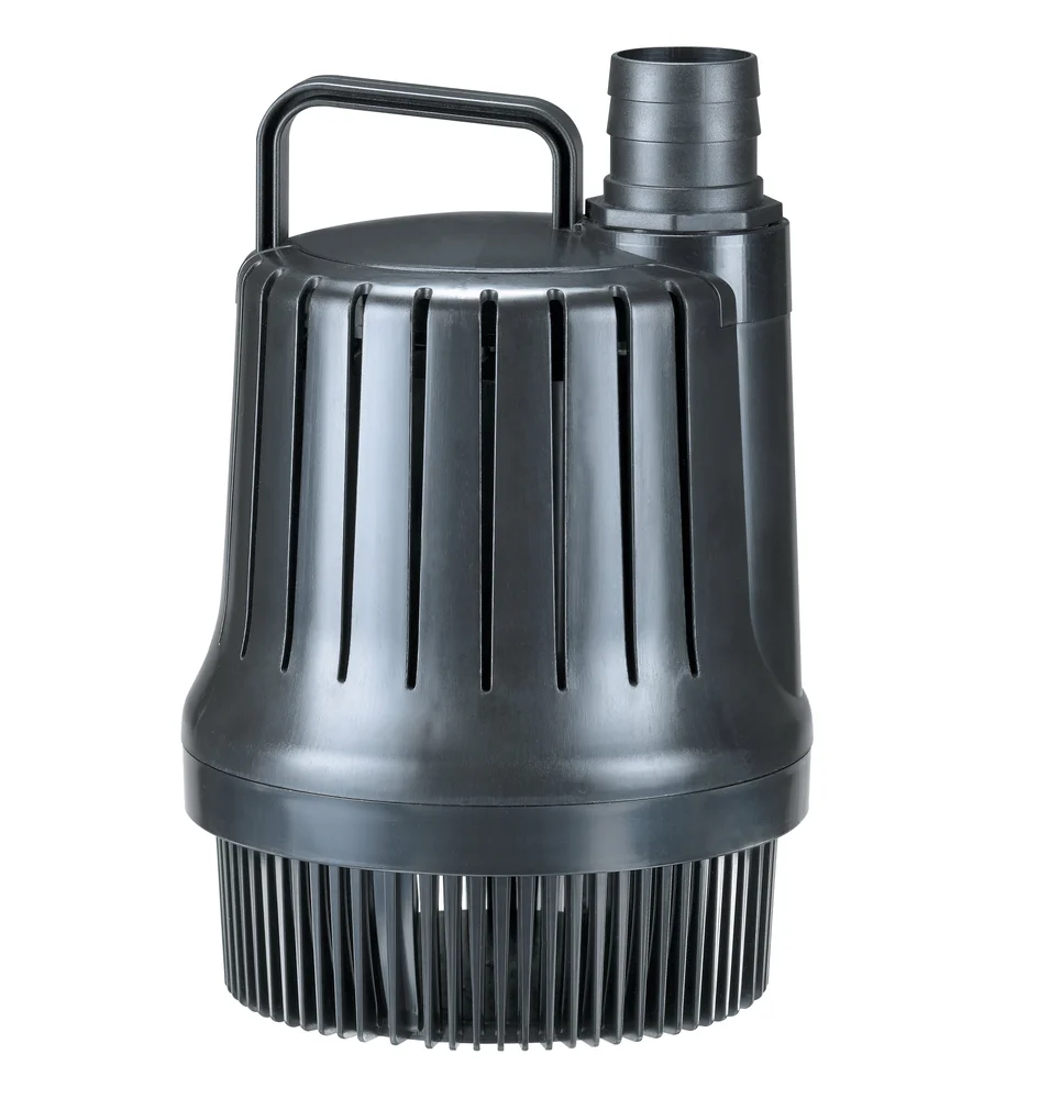 Danner Manufacturing Pondmaster Magnetic Drive Waterfall/Skimmer Pump — 2000 Gallons Per Hour (GPH) Waterfall/Skimmer Pump